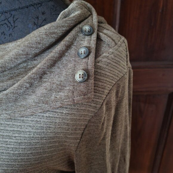 Chicos Metallic Gold Long Sleeve Asymmetrical Buttoned Neck Top - Size S - Picture 3 of 7